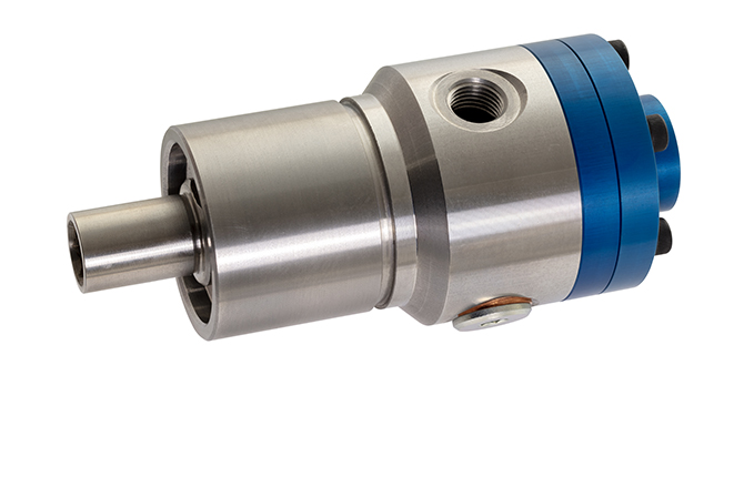 Montado en el orificio